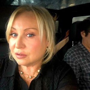 Meet your Posher, Christie